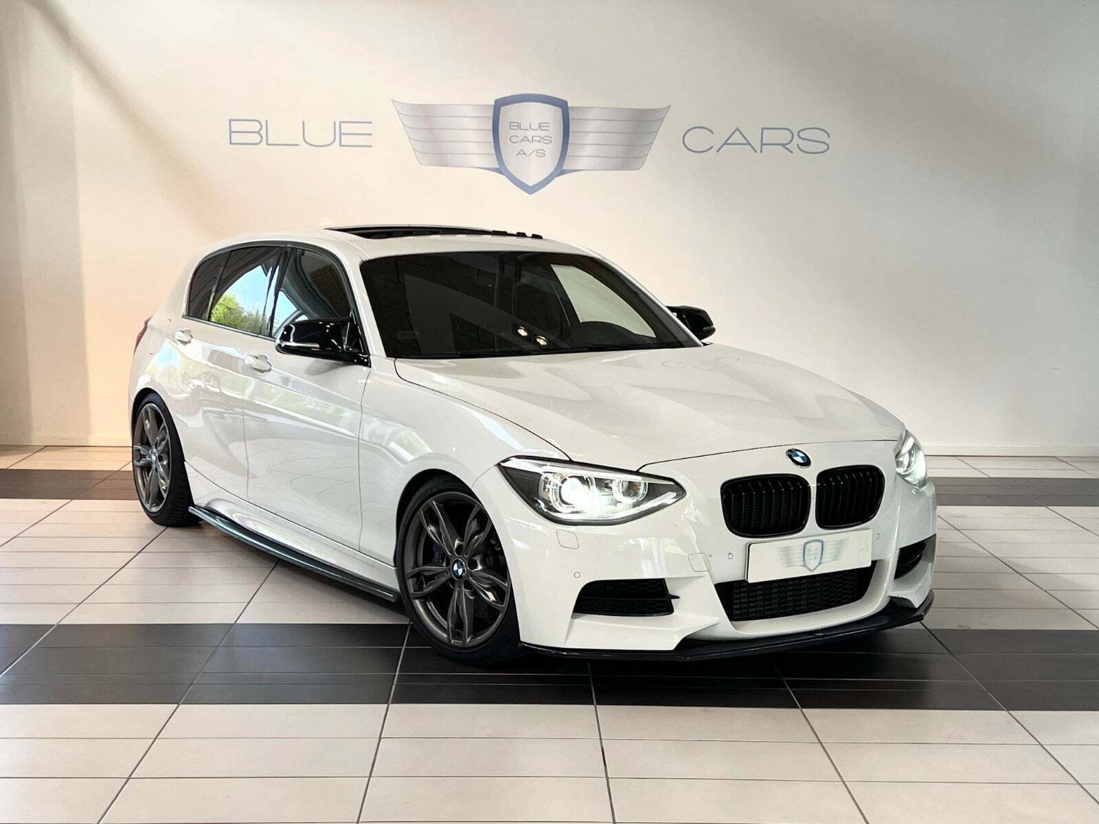 Hvid BMW M135i fra 2012