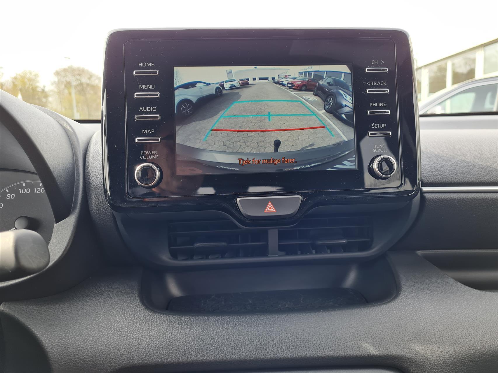 Bronze Toyota Yaris fra 2020