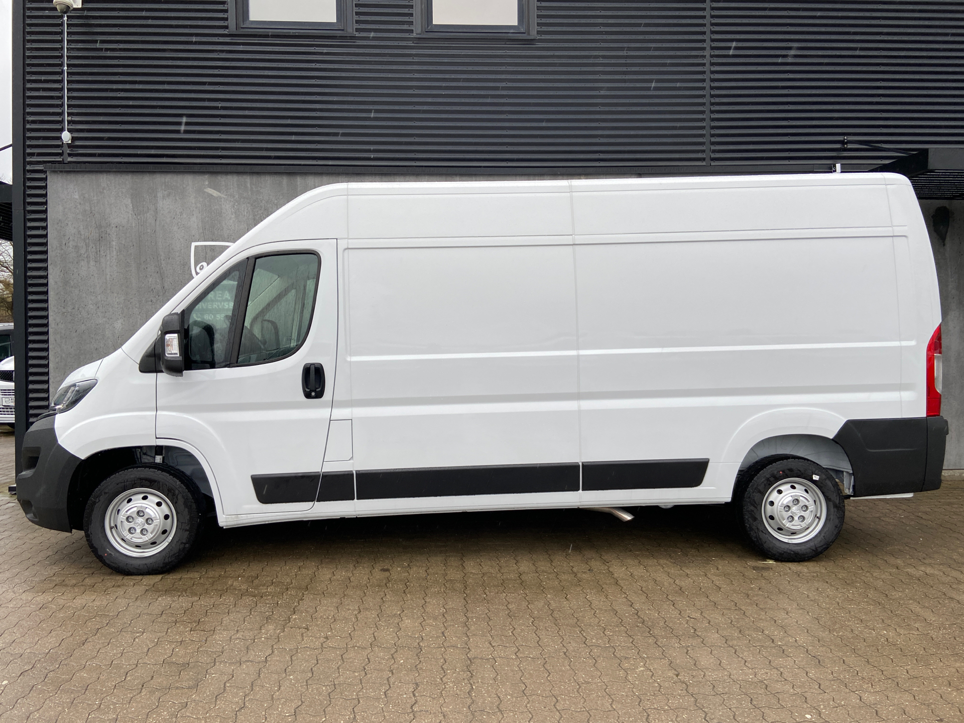 Peugeot Boxer 2,2 333 L3H2 BlueHDi Premium 140HK Van 6g