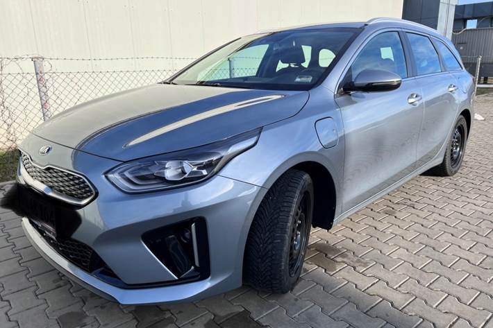 Grå Kia Ceed fra 2021