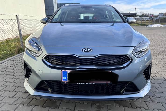 Grå Kia Ceed fra 2021