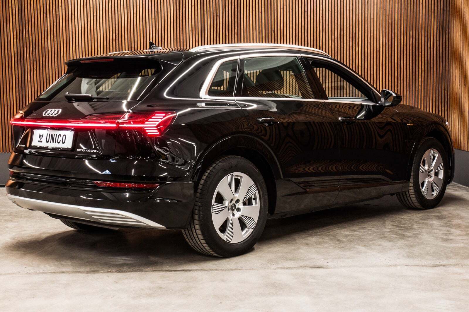 Sort Audi e-tron fra 2020