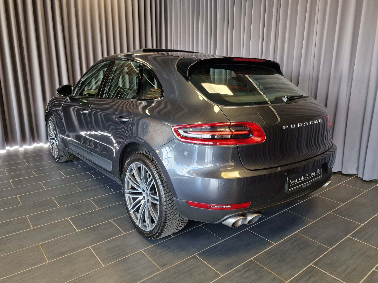 Porsche Macan S