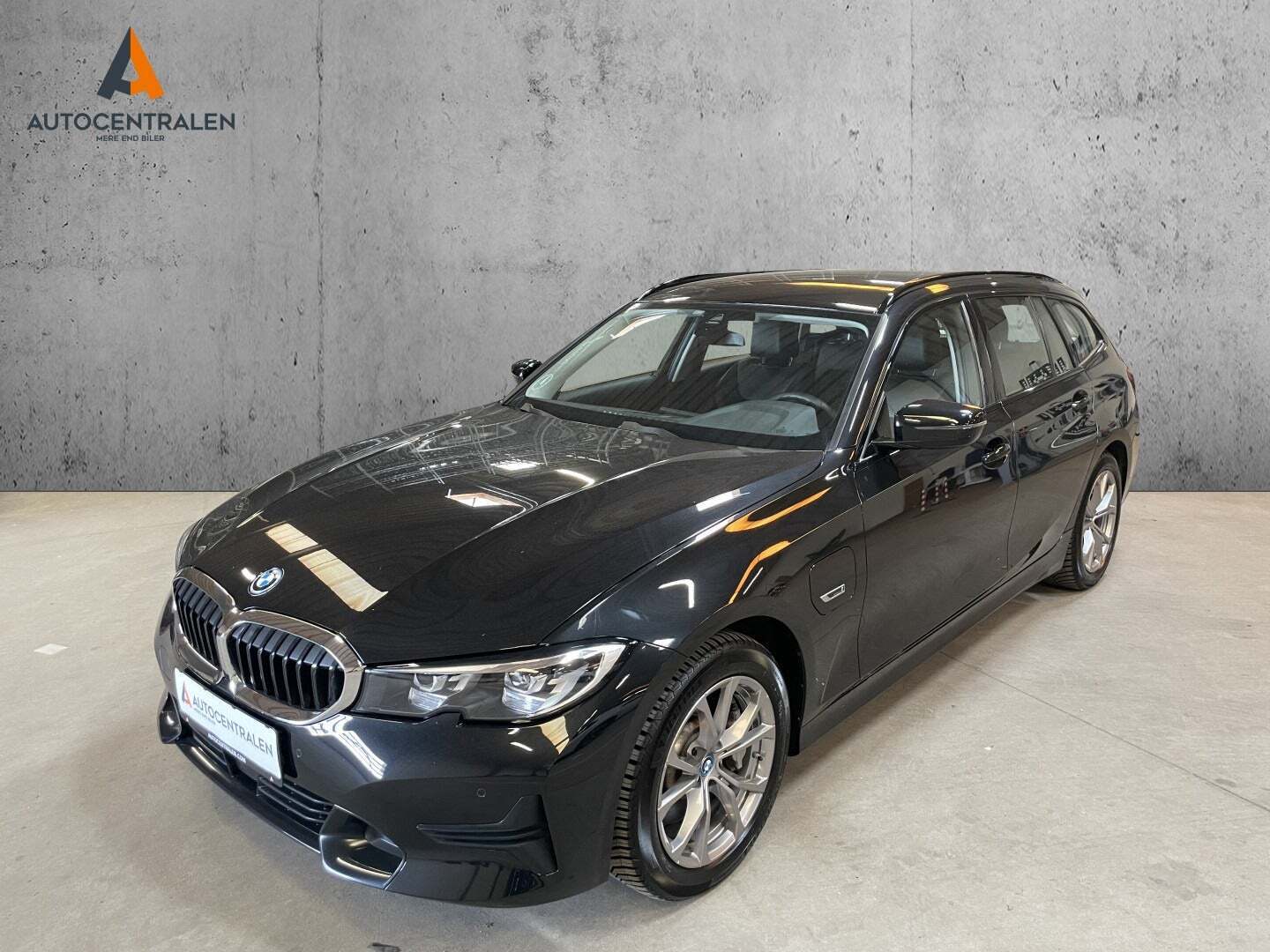 BMW 330e