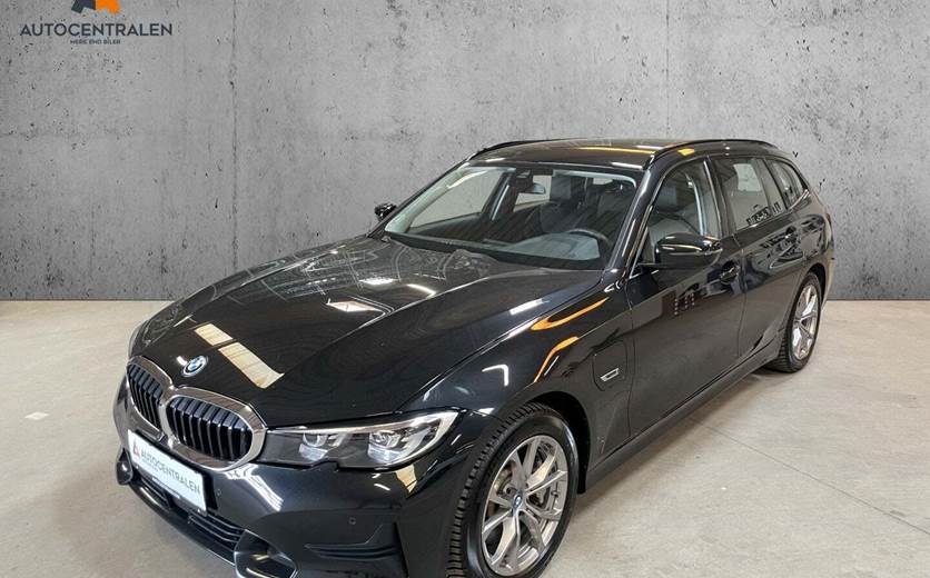 BMW 330e