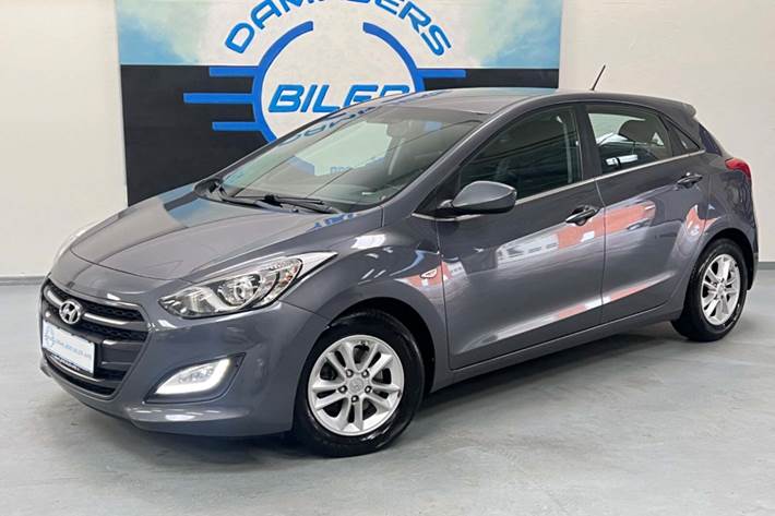 Grå Hyundai i30 fra 2015