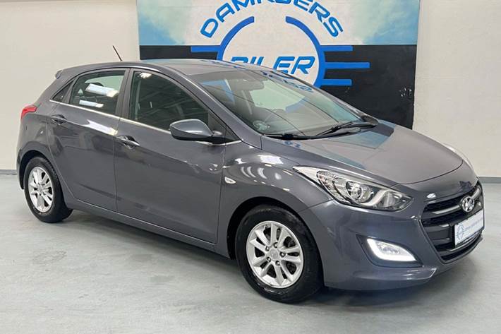 Grå Hyundai i30 fra 2015