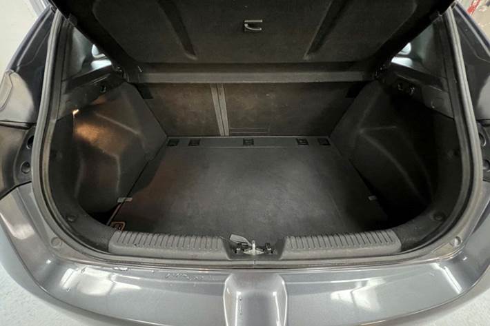 Grå Hyundai i30 fra 2015