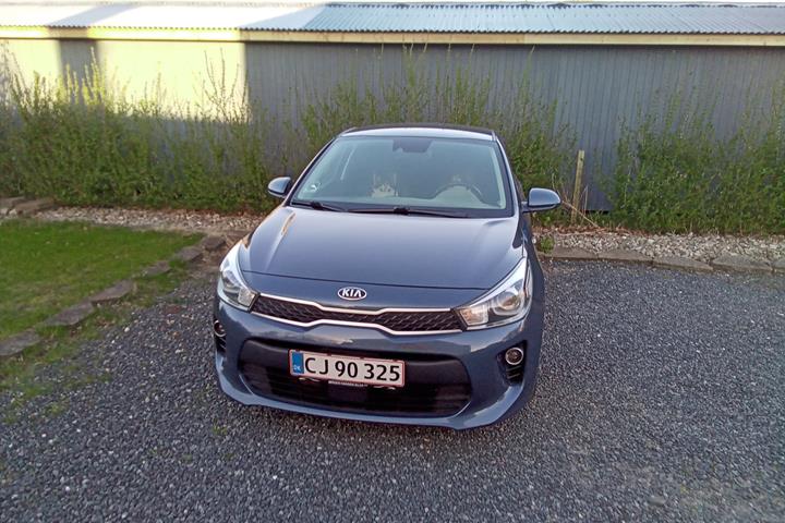 Blå Kia Rio fra 2019