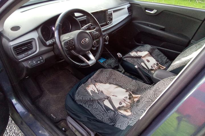 Blå Kia Rio fra 2019