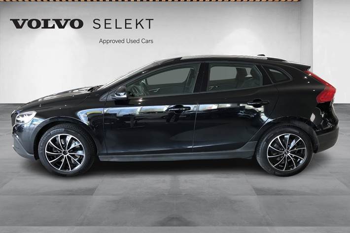 Sort Volvo V40 Cross Country fra 2017