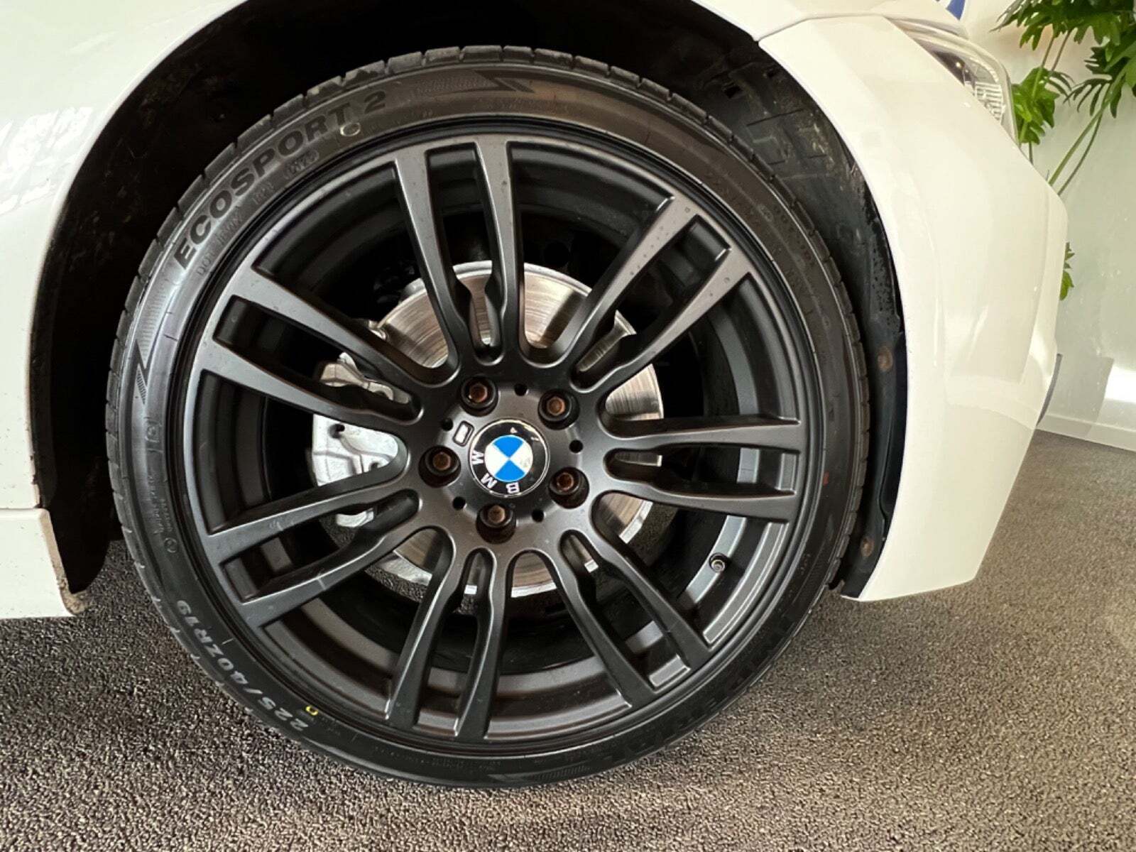 Hvid BMW 330d fra 2016