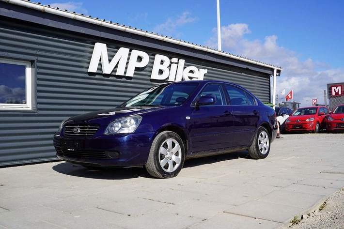 Blå Kia Magentis fra 2008