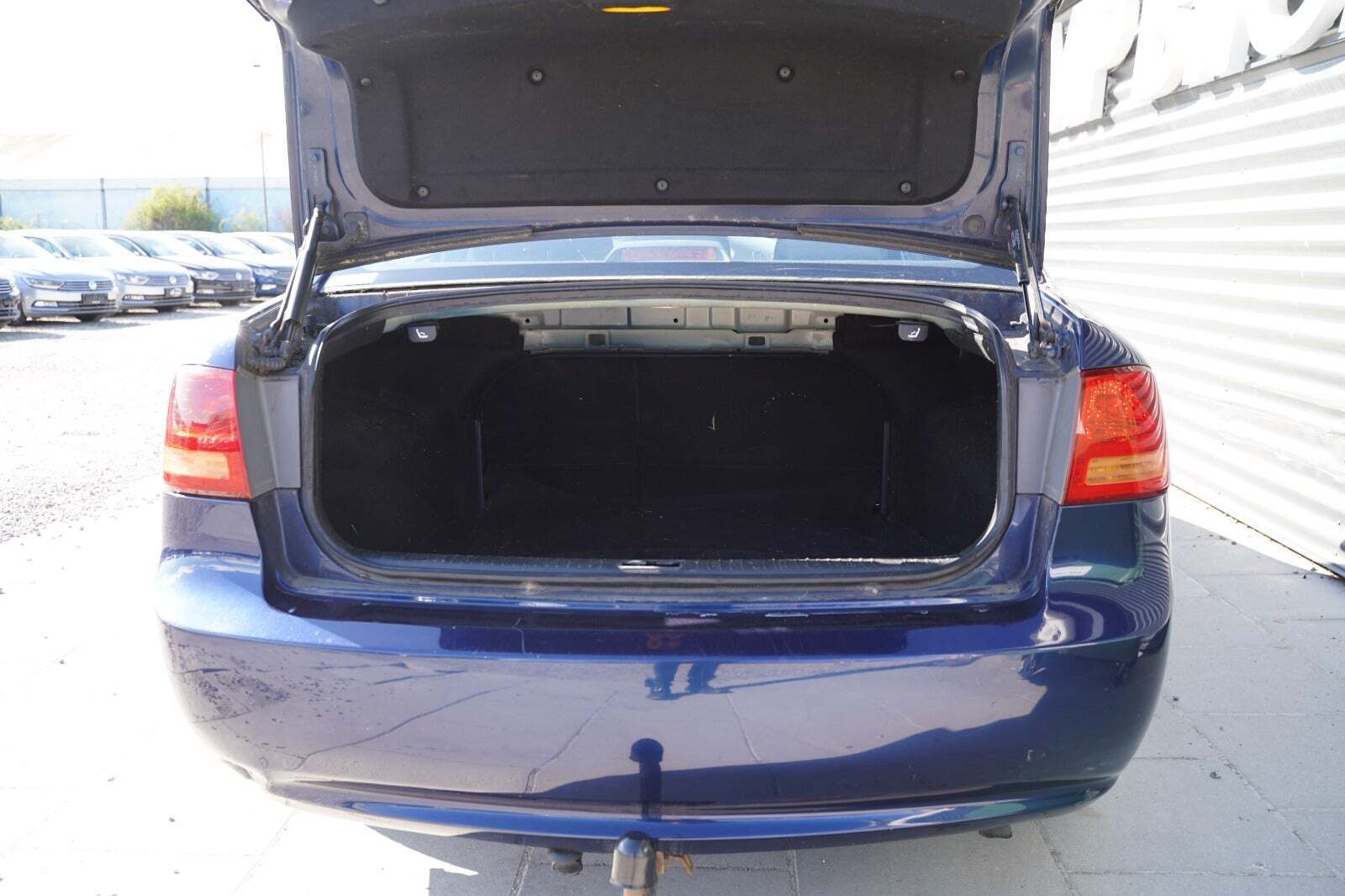 Blå Kia Magentis fra 2008