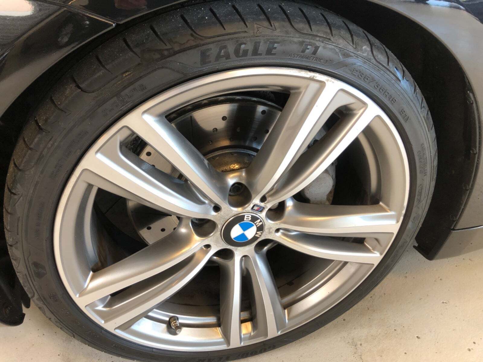 Grå BMW 435i fra 2015