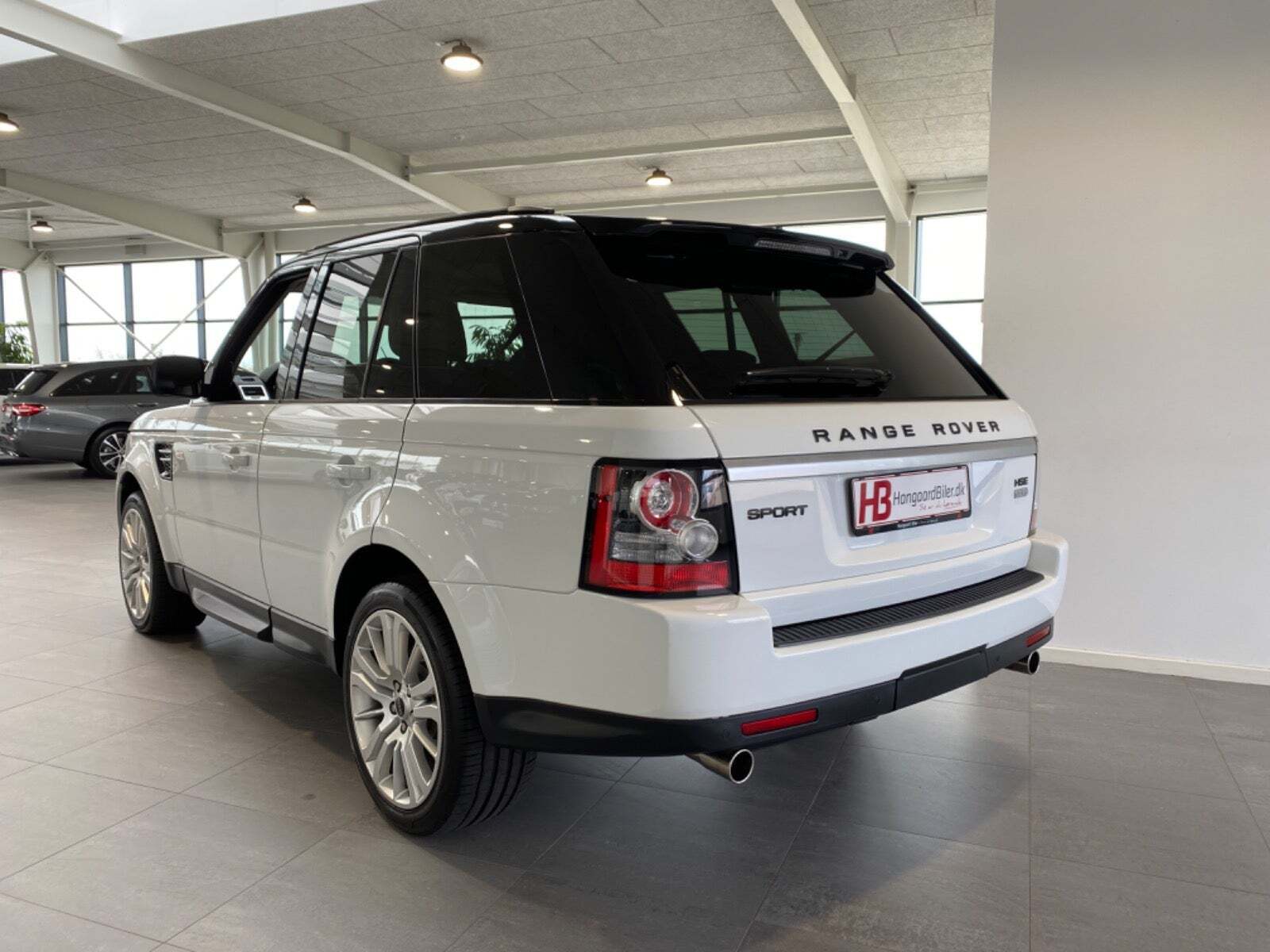 Grå Land Rover Range Rover sport fra 2012