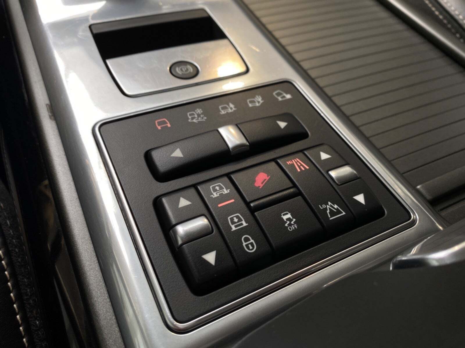 Grå Land Rover Range Rover sport fra 2012