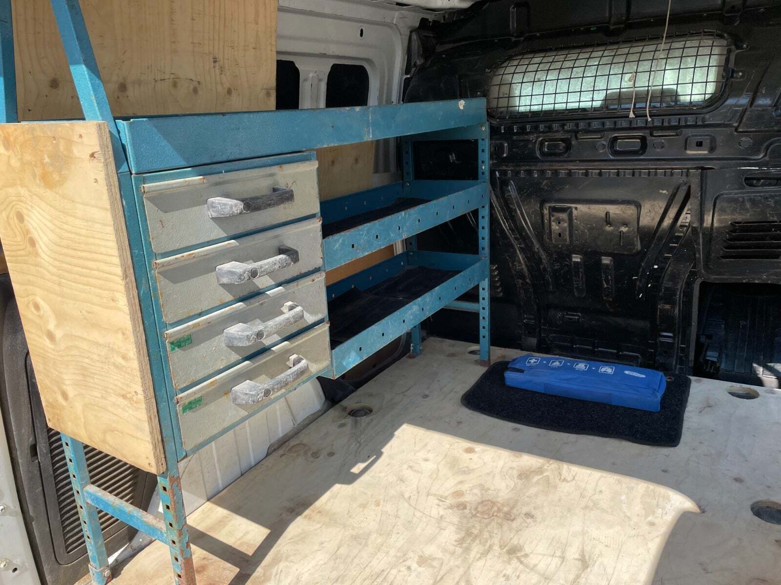 Hvid Ford Transit Connect fra 2014