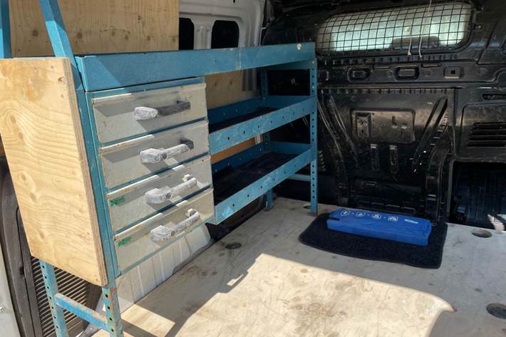 Hvid Ford Transit Connect fra 2014