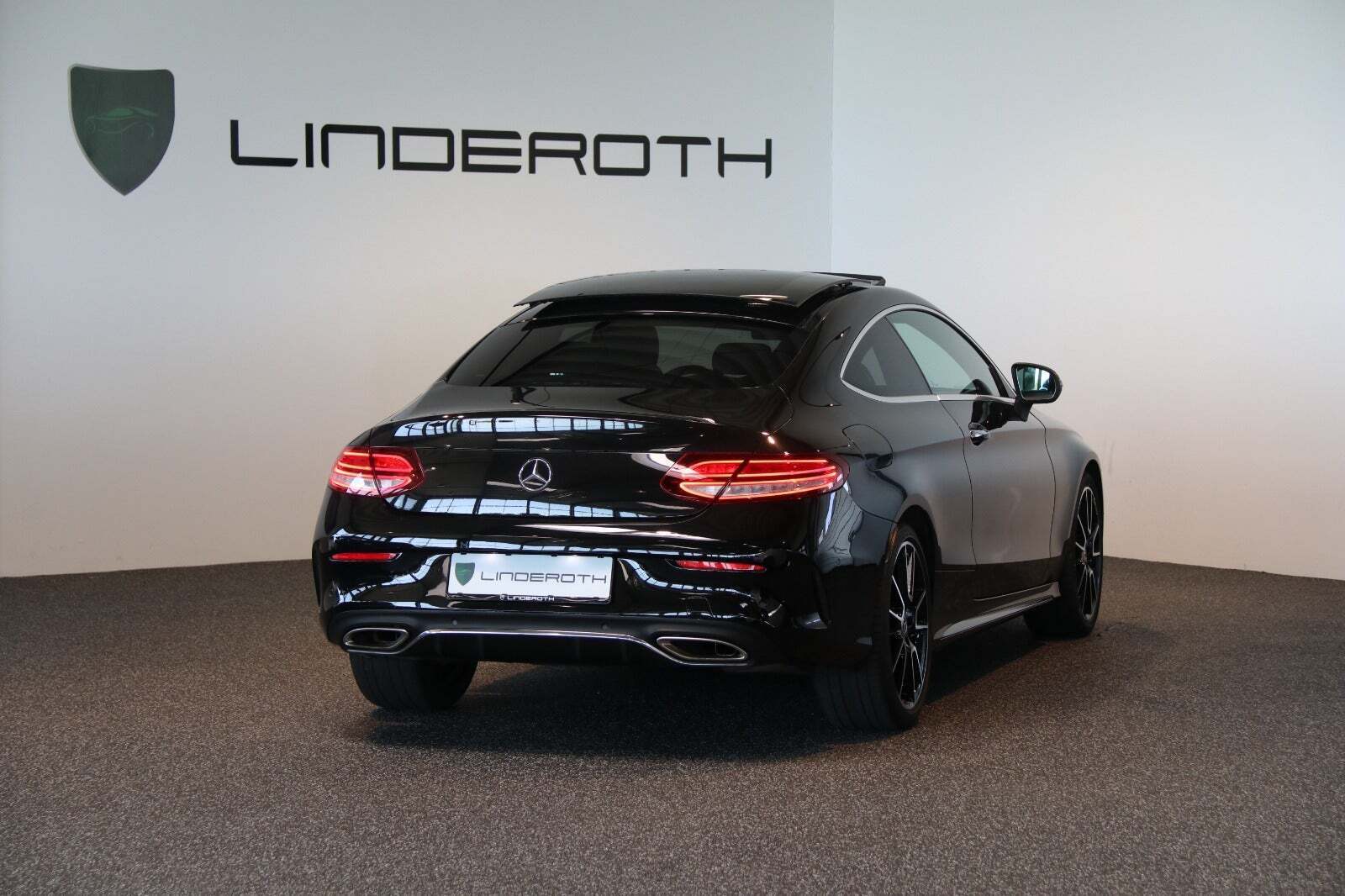 Sort Mercedes C200 fra 2019