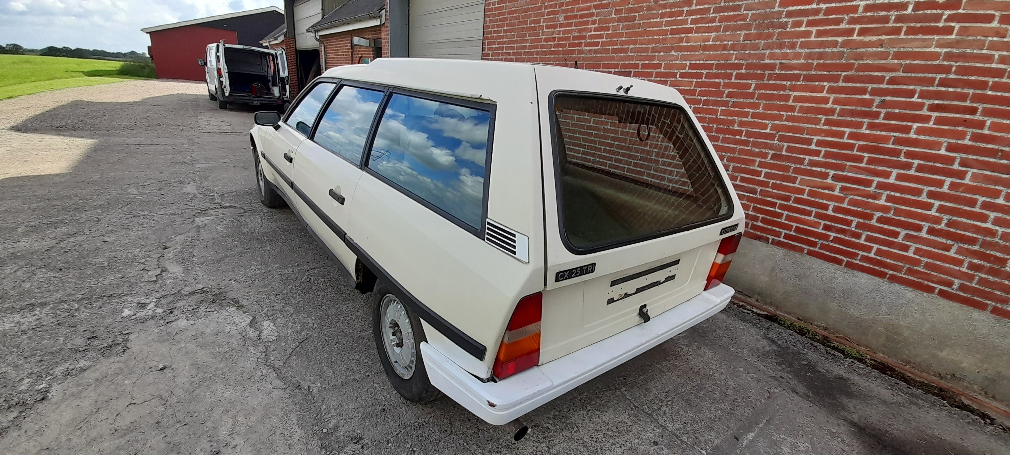 Hvid Citroën CX fra 2018