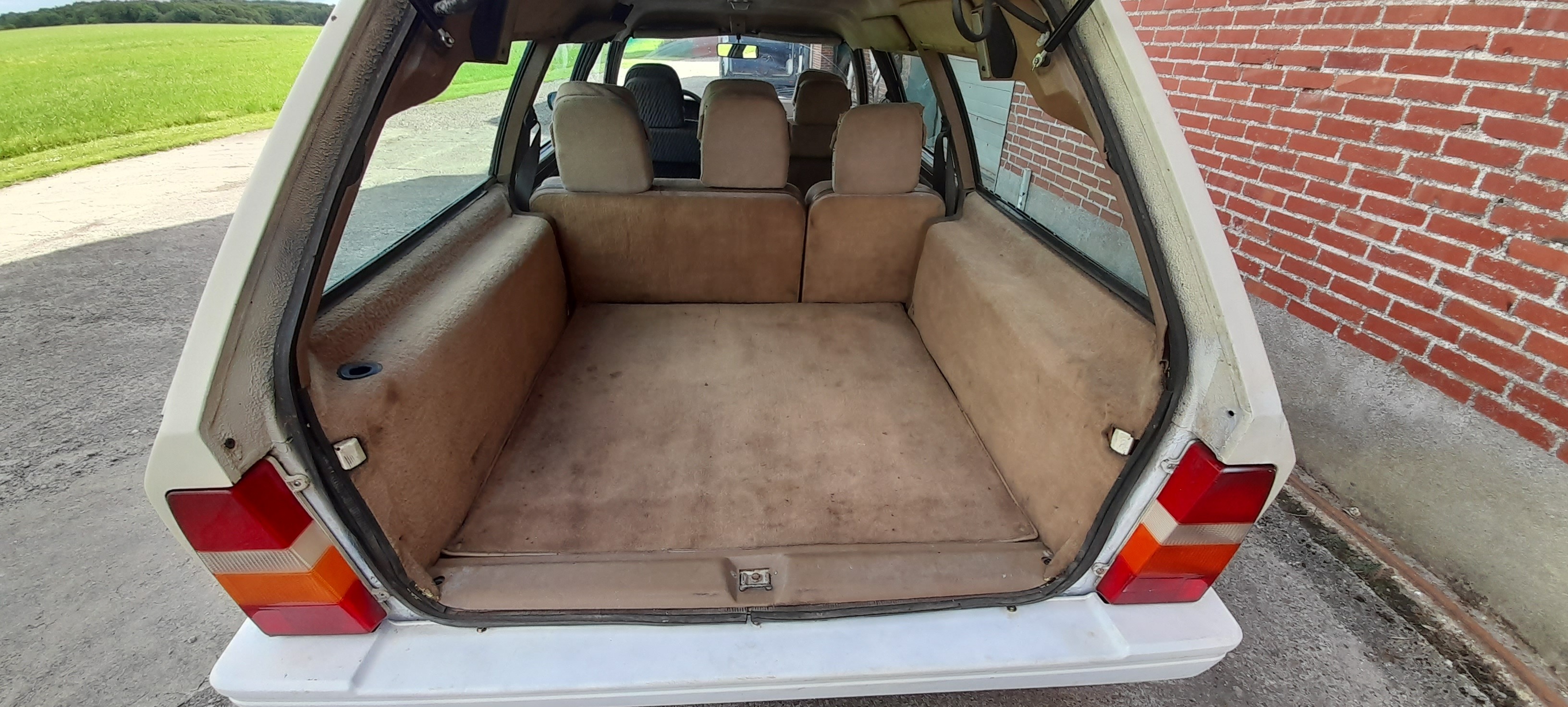 Hvid Citroën CX fra 2018