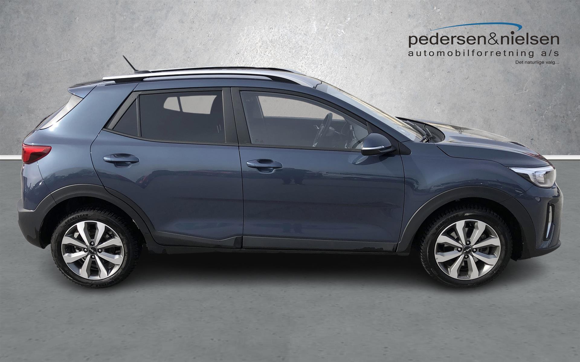 Blå Kia Stonic fra 2022