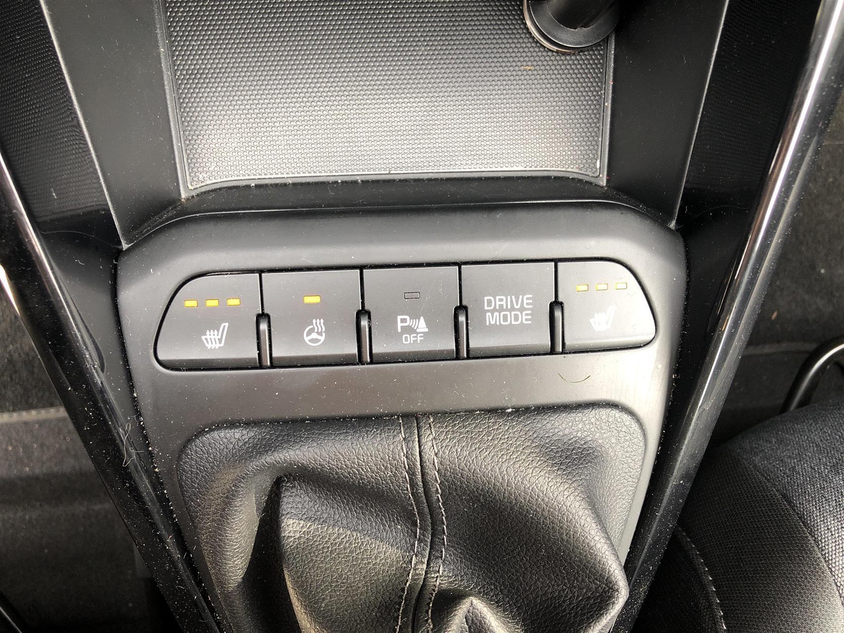 Blå Kia Stonic fra 2022