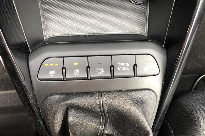 Blå Kia Stonic fra 2022