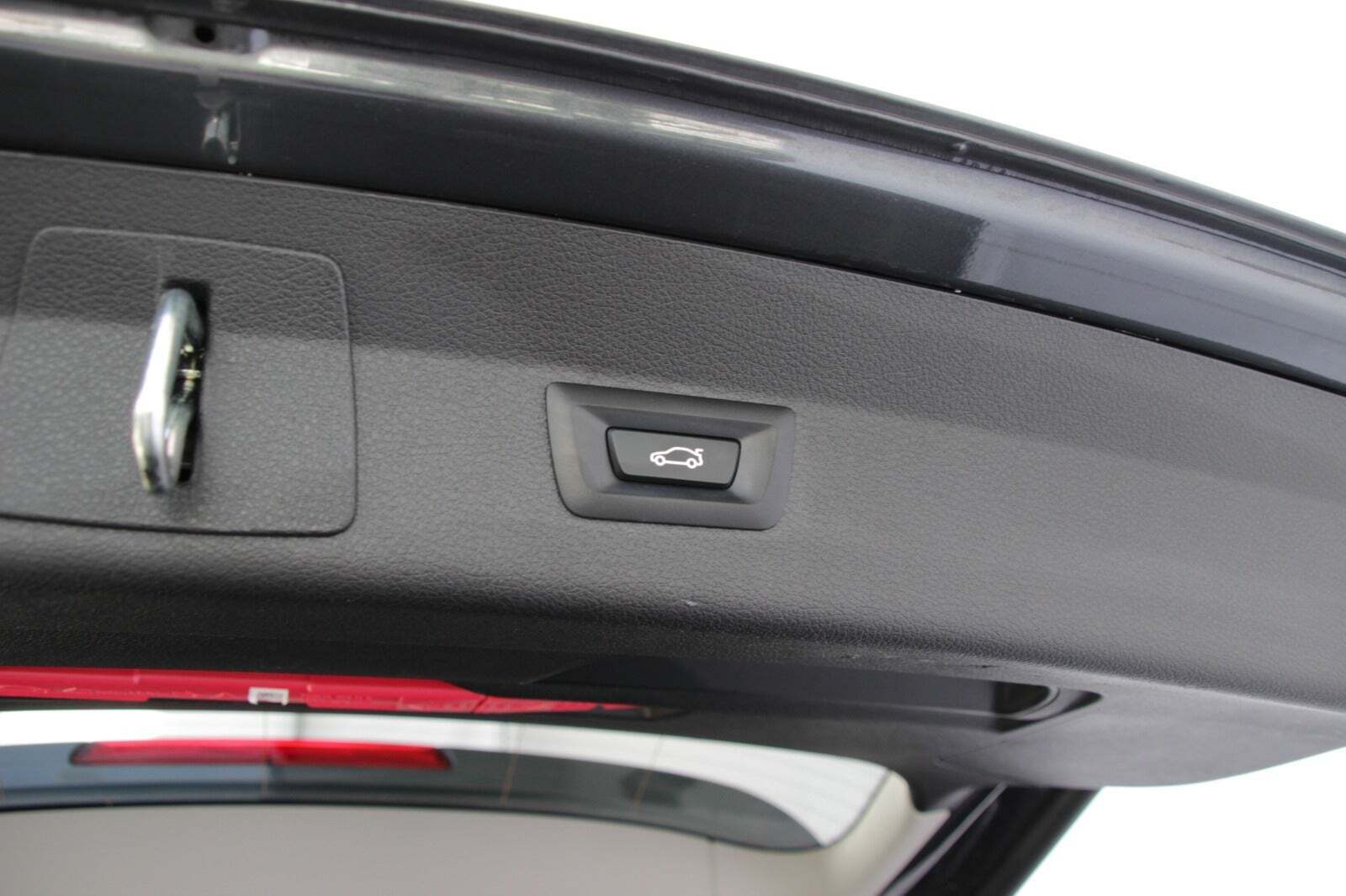 Grå BMW 216i fra 2021