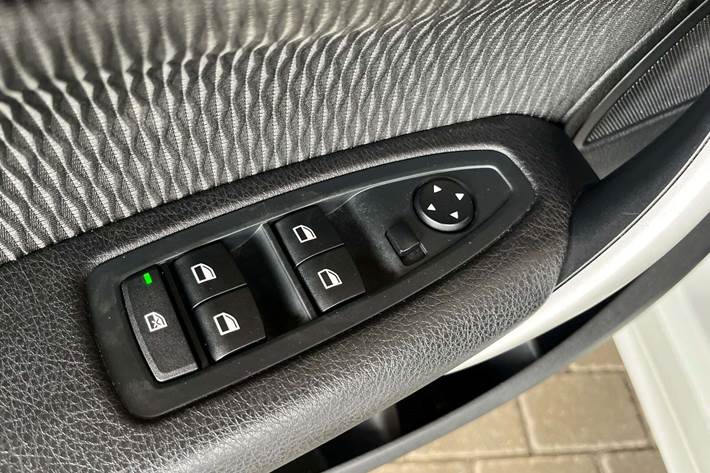 Hvid BMW 118d fra 2014