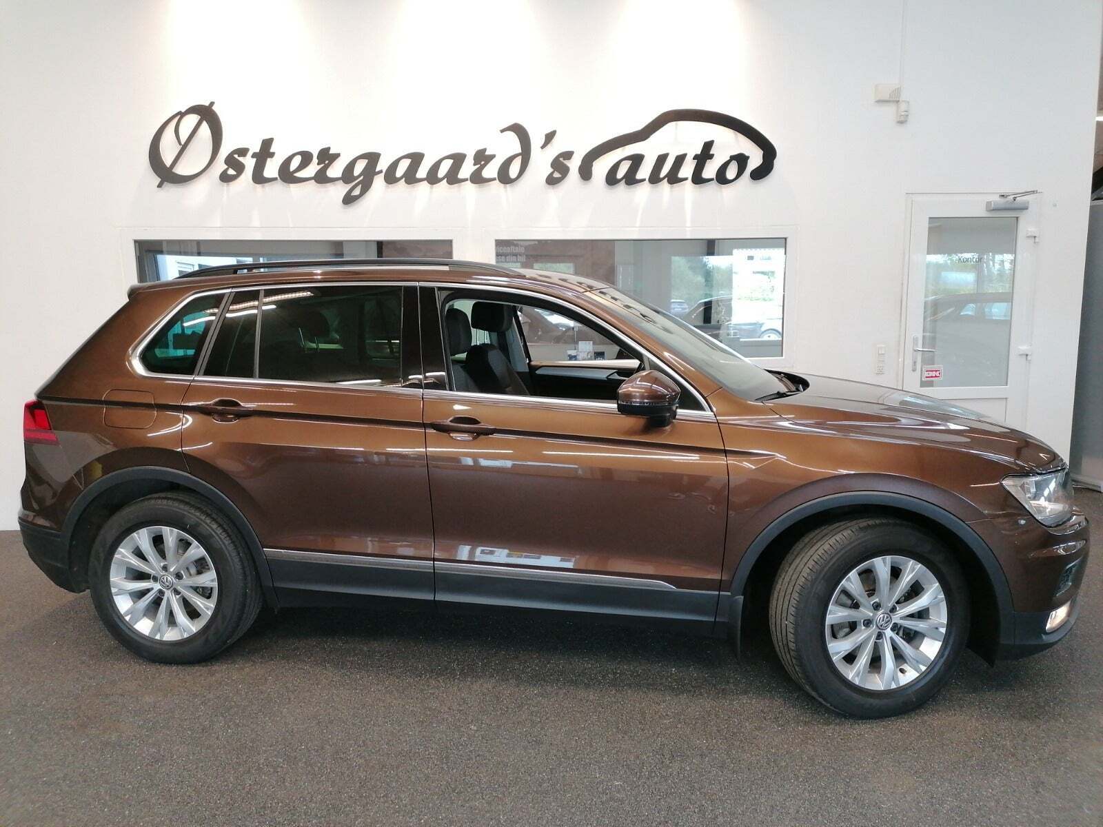 Brun VW Tiguan fra 2017