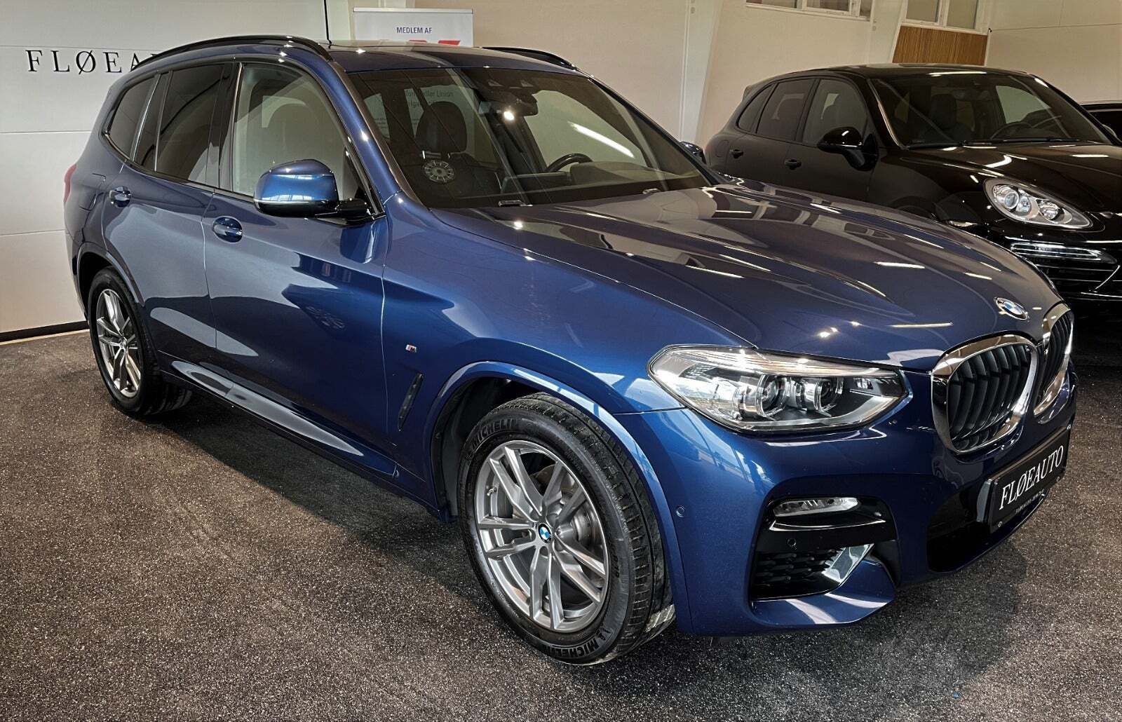 Blå BMW X3 fra 2018