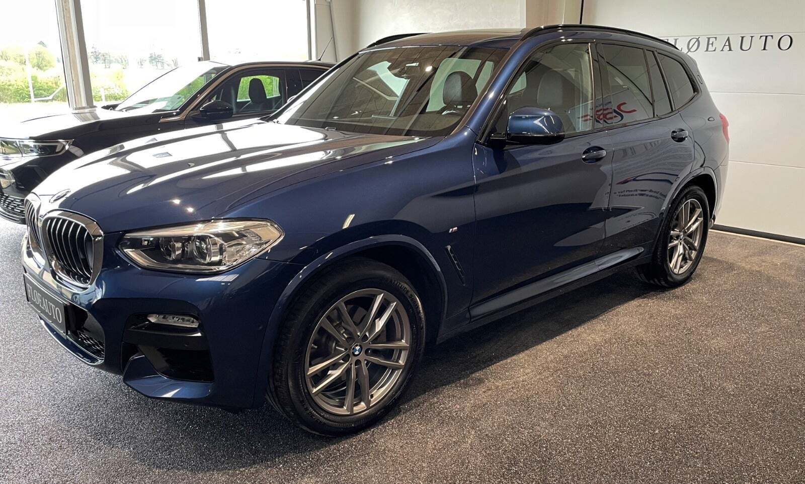 Blå BMW X3 fra 2018