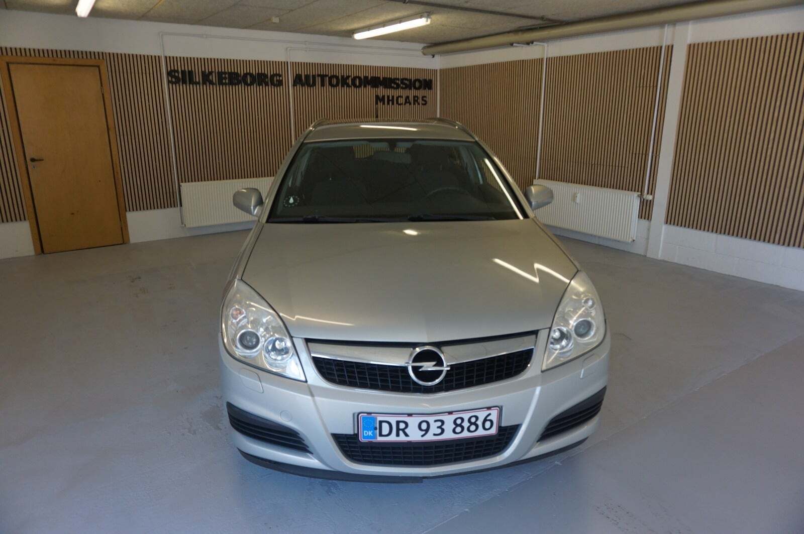 Gul Opel Vectra fra 2006
