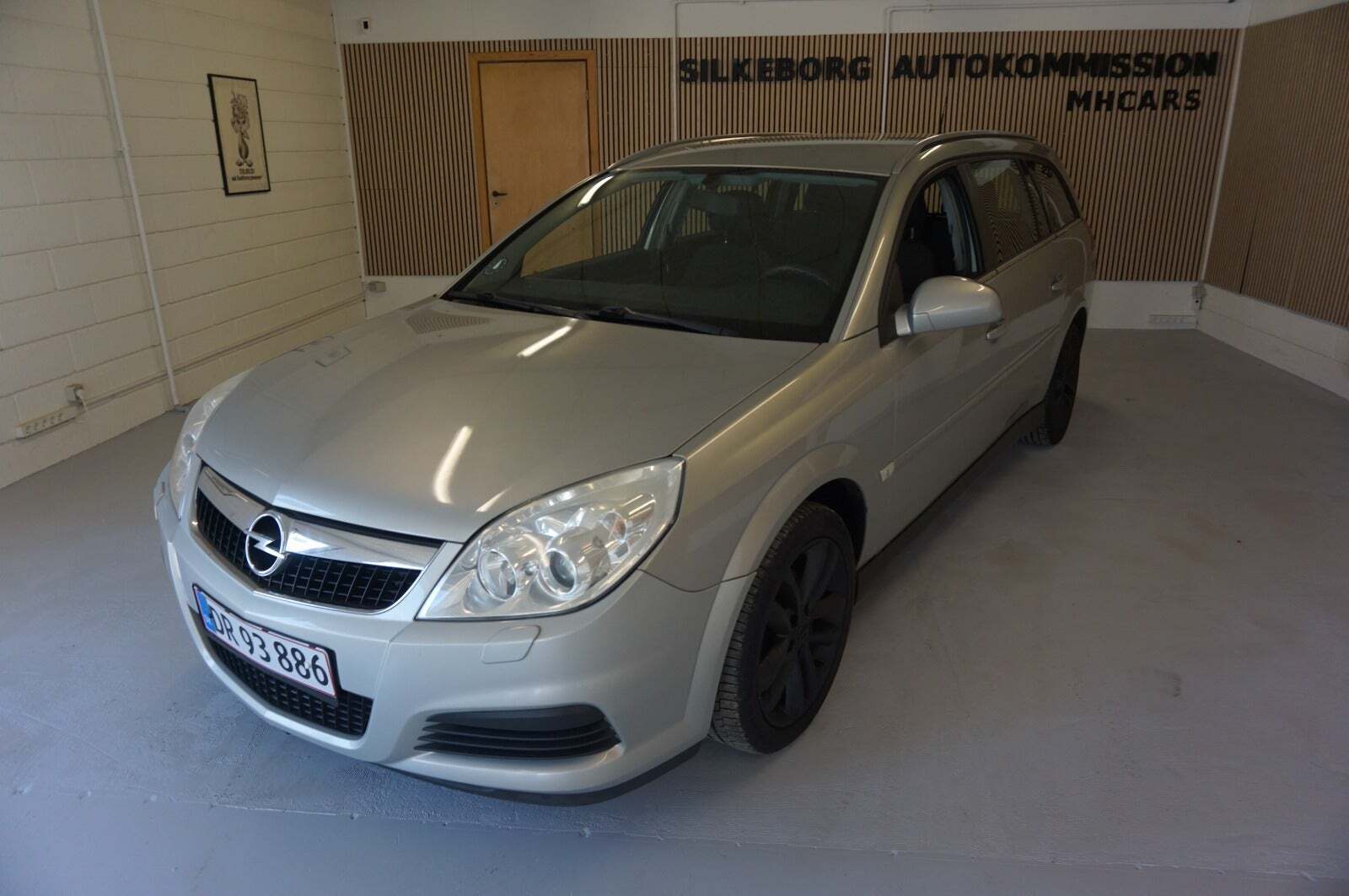 Gul Opel Vectra fra 2006