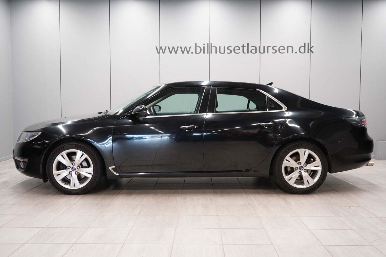 Sort Saab 9-5 fra 2010