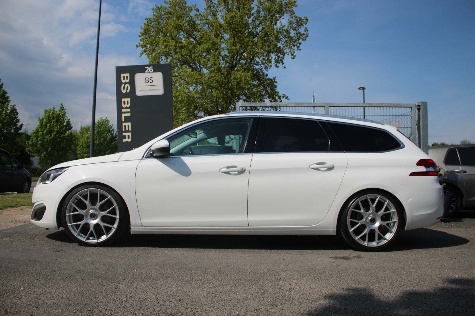 Hvid Peugeot 308 fra 2016