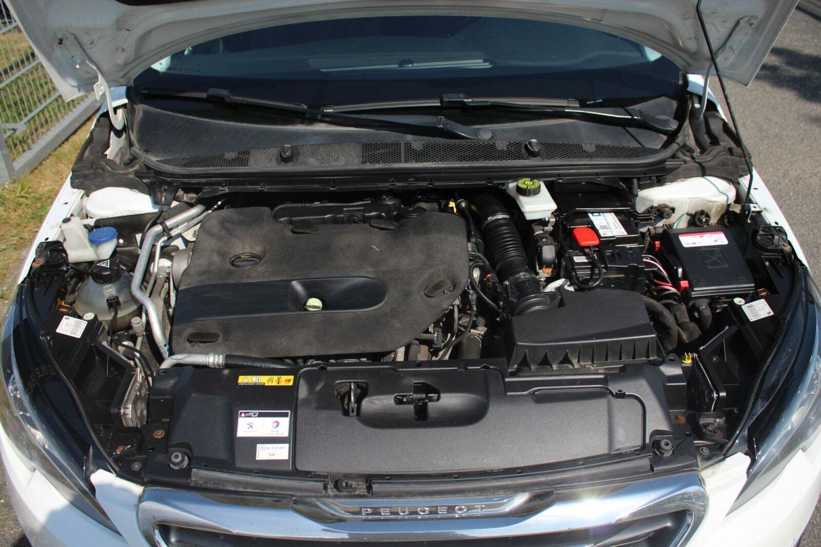 Hvid Peugeot 308 fra 2016