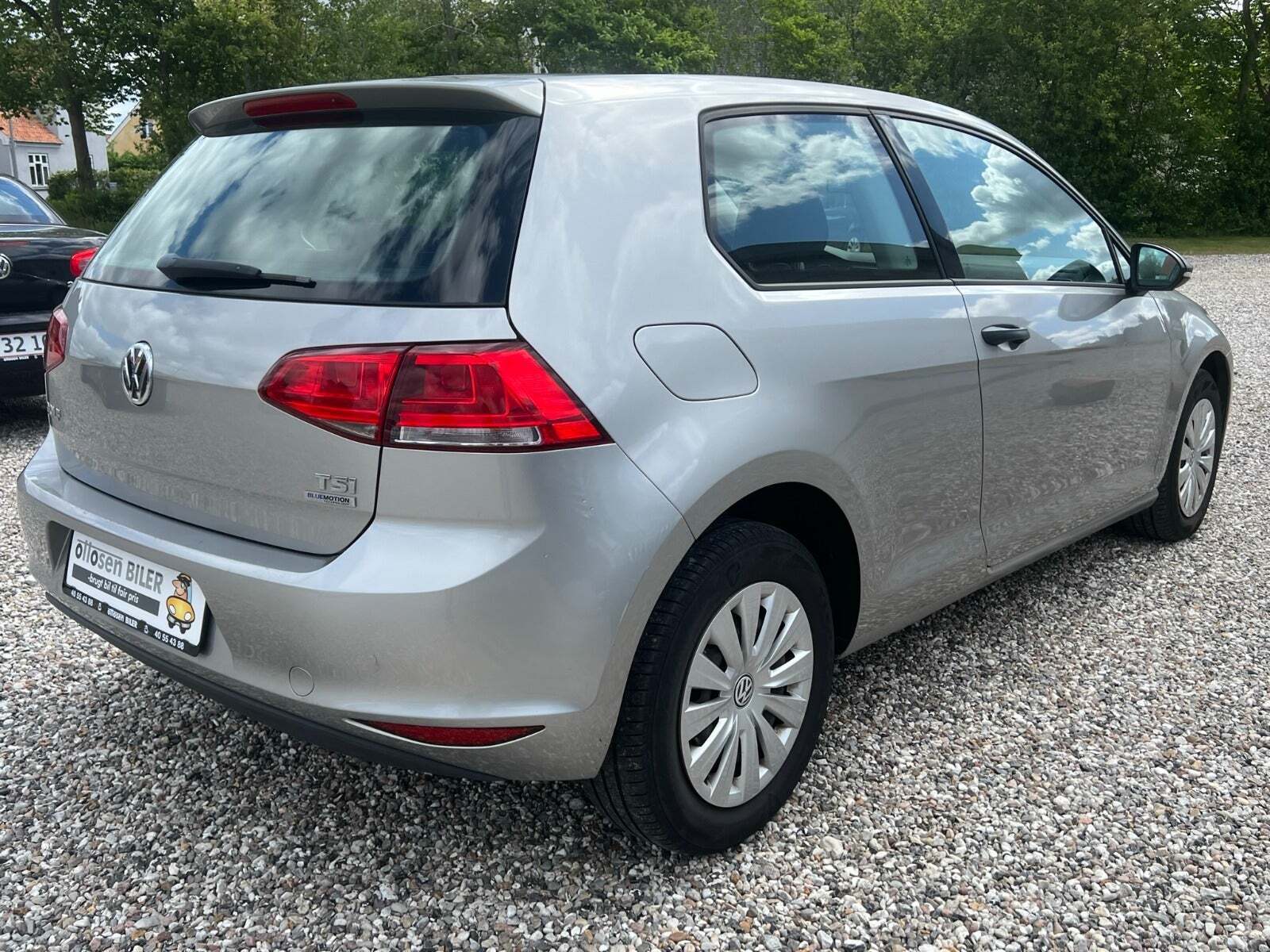 Grå VW Golf VII fra 2014