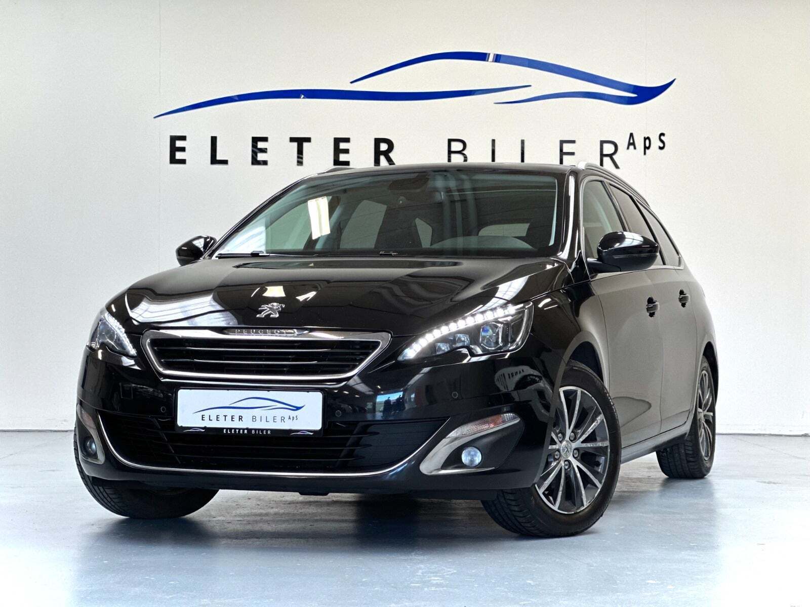 Sort Peugeot 308 fra 2017