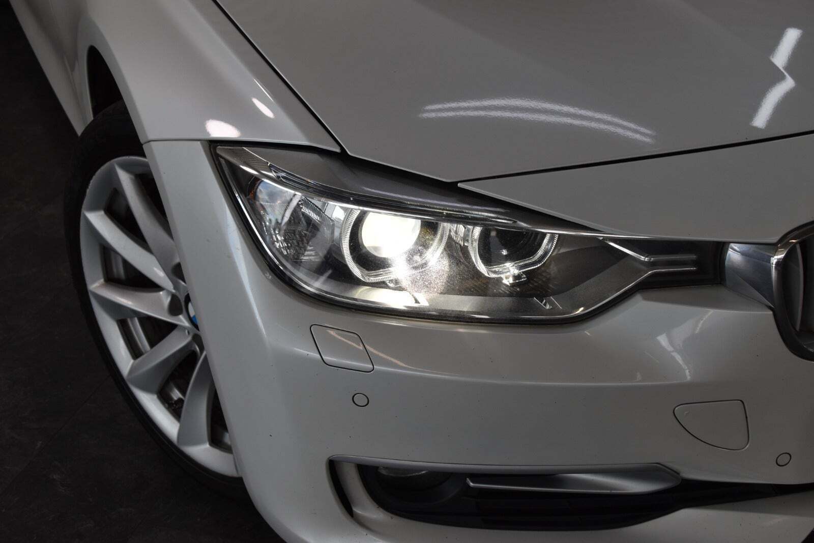 Hvid BMW 320d fra 2015