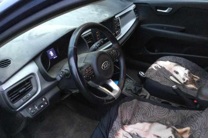 Blå Kia Rio fra 2019