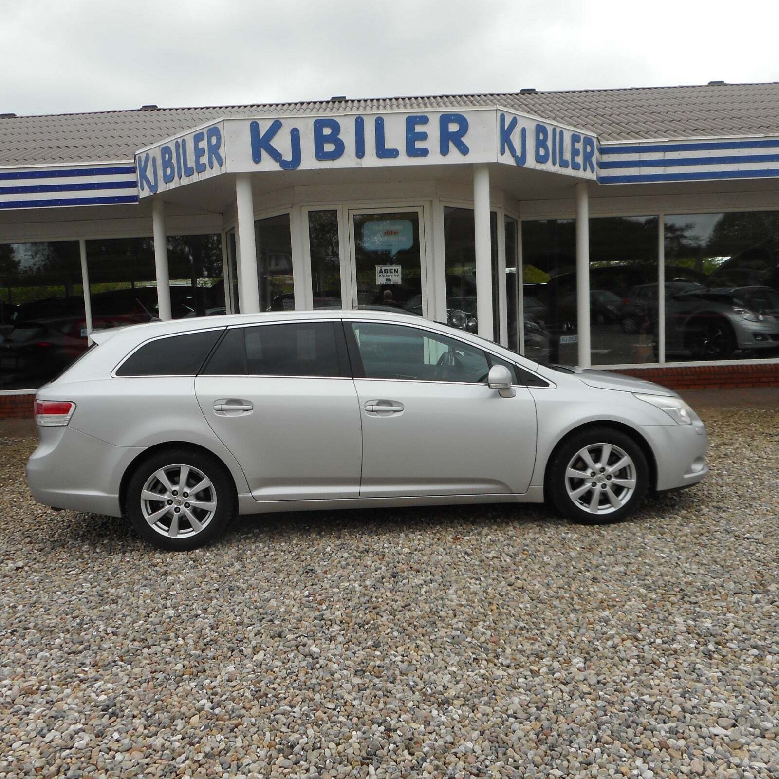 undefined Toyota Avensis fra 2011