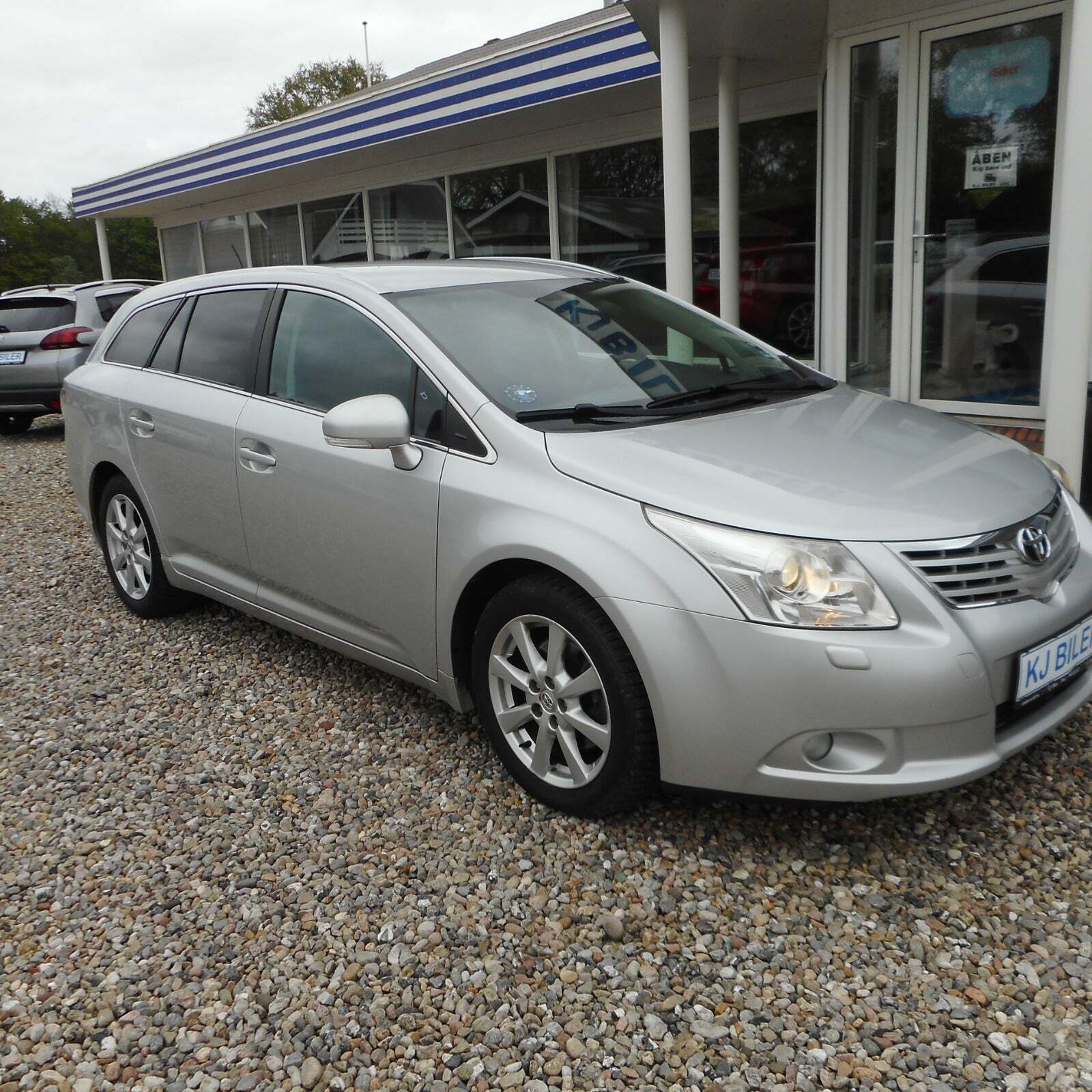 undefined Toyota Avensis fra 2011
