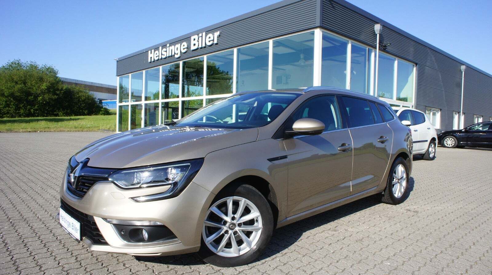 Beige Renault Megane IV fra 2019