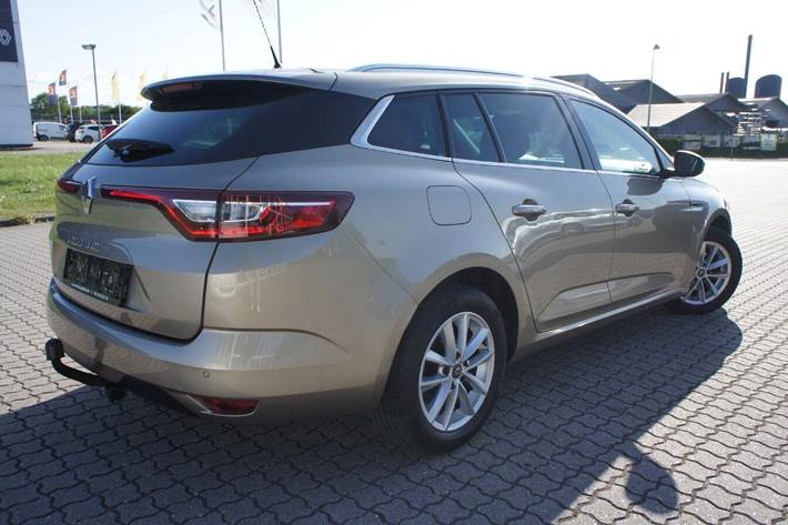 Beige Renault Megane IV fra 2019