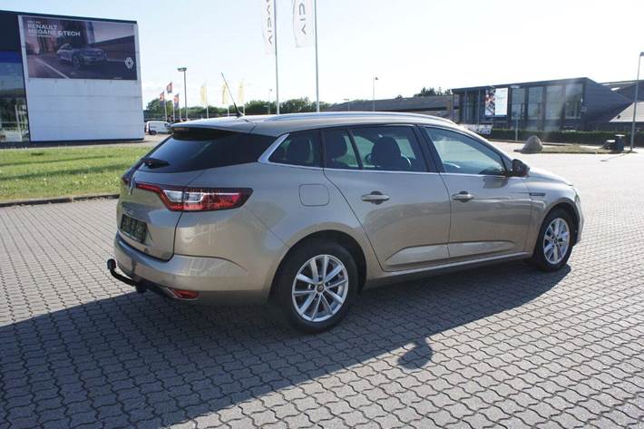 Beige Renault Megane IV fra 2019