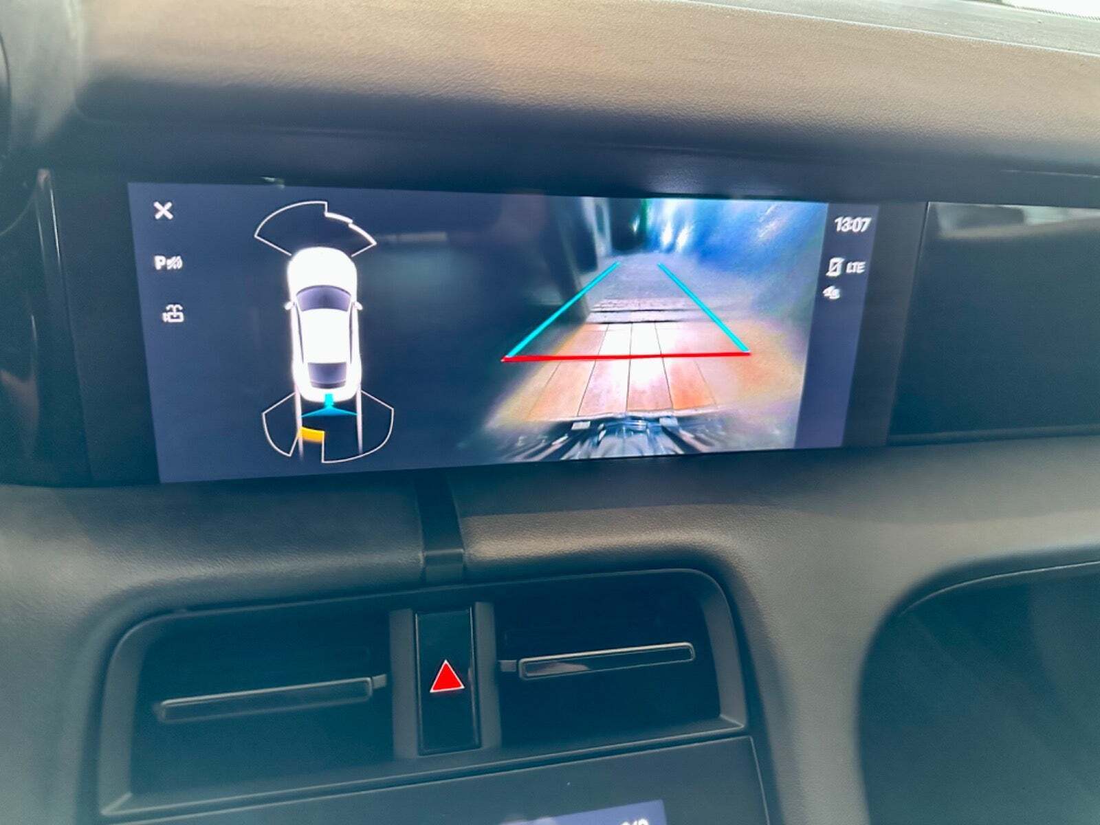 Sort Porsche Taycan fra 2021