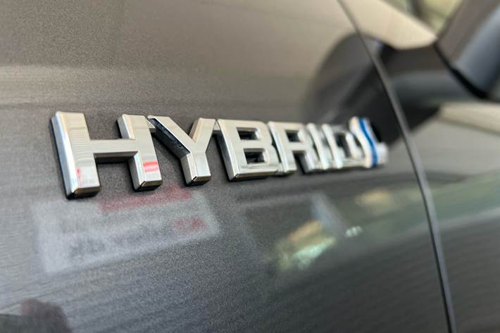 Grå Toyota RAV4 fra 2020